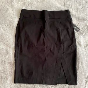 Kohl’s Women’s Size 8 Apt 9 Black Pencil Skirt